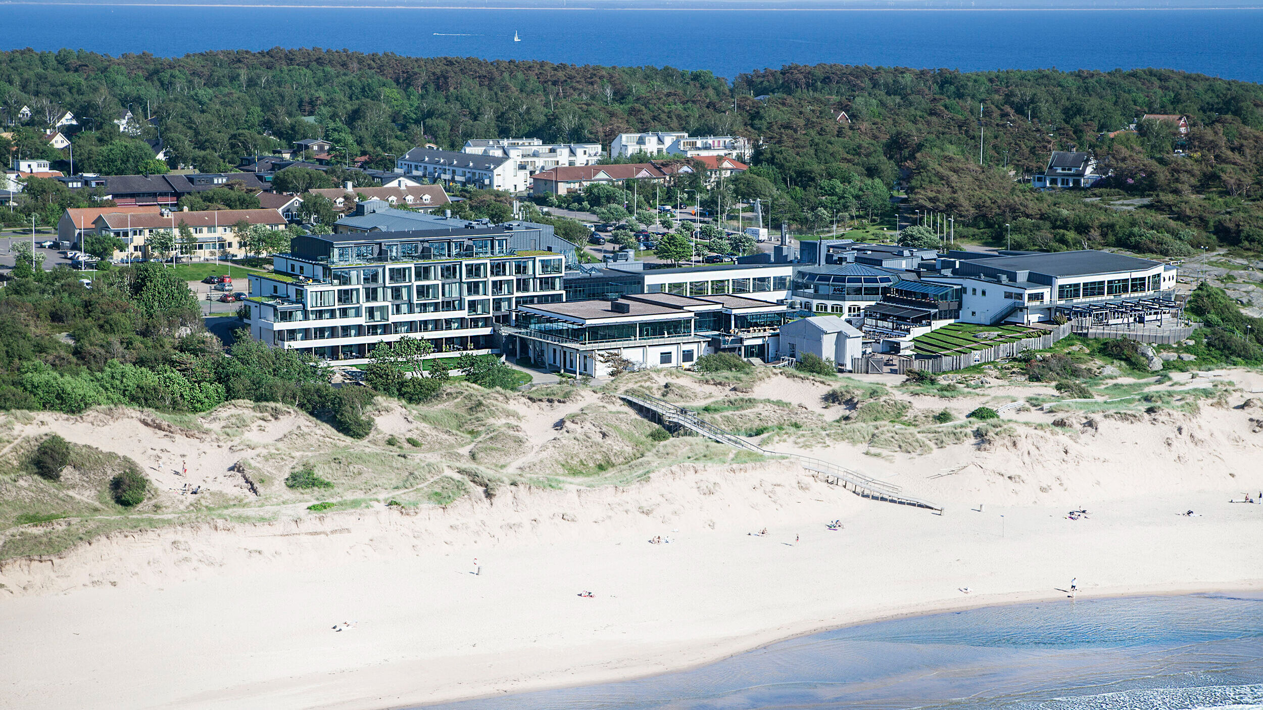 Flygfoto över Hotel Tylösand och Tylösand strand