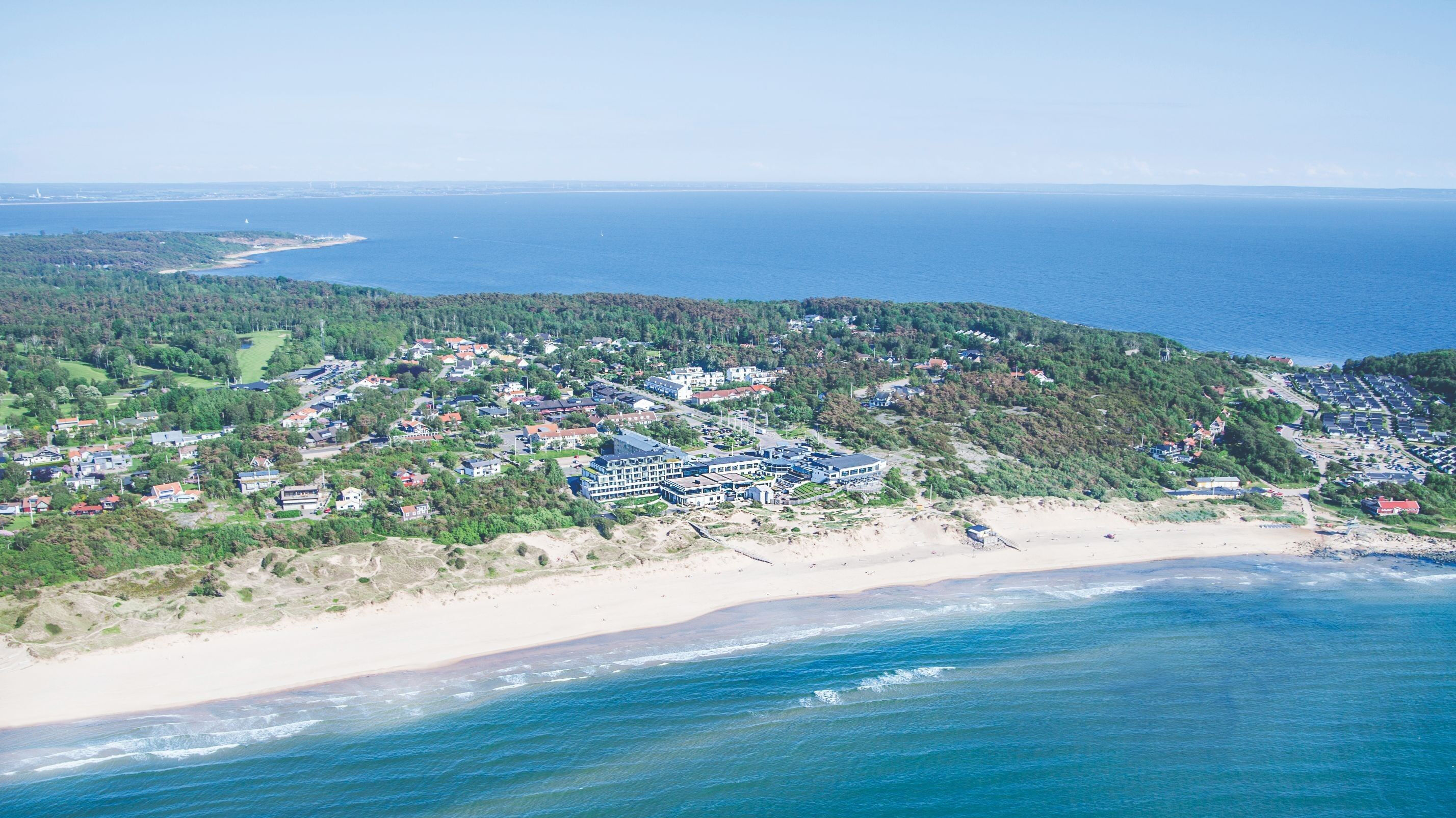 Ett flygfoto över Tylösand strand