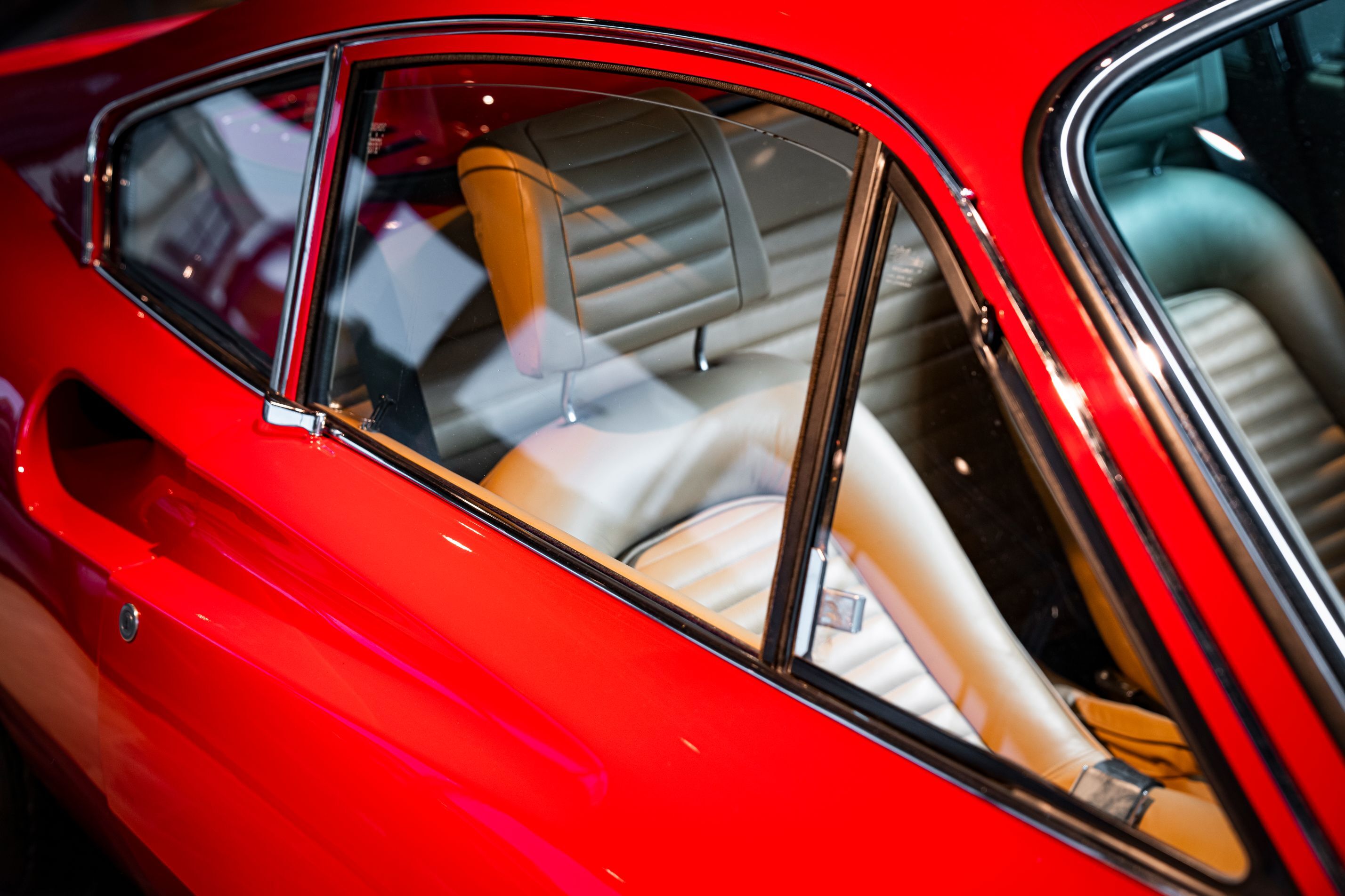 Hotel_Tylosand_Rod_Ferrari_Dino_246_GT_passenger_side_1971.jpg